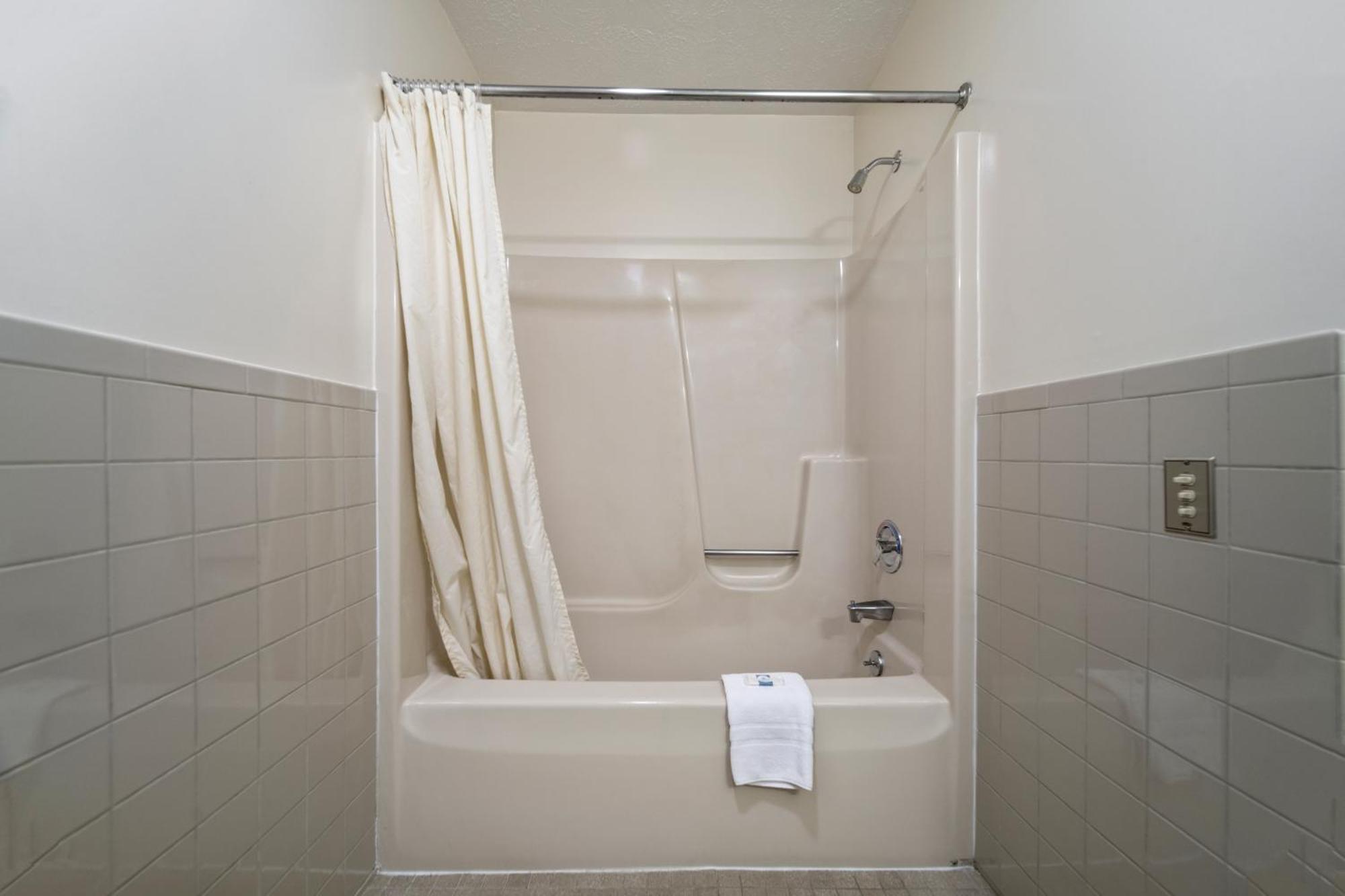 Executive Inn Cass City 객실 사진